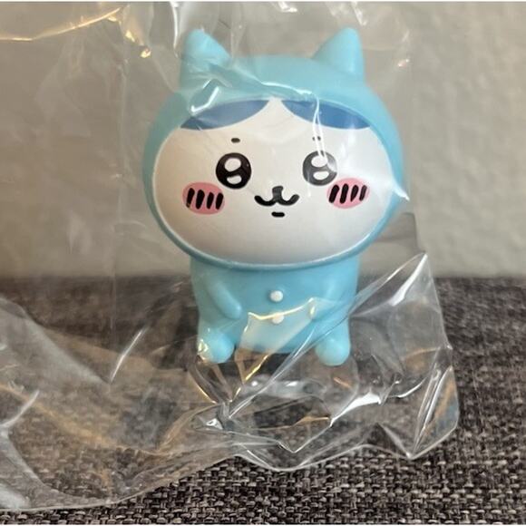 Chiikawa Hachiware Pajama Parties Gashapon Mini Figure Brand New US Seller - Picture 1 of 2